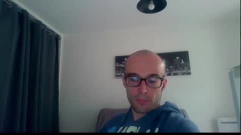 Snapshot of ssenzo chatting on 02/23/25, 04:46 ssenzo online show from 02/23/25, 04:46