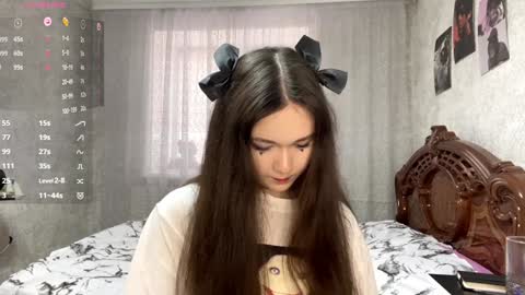 Emily online show from 11/01/25, 11:34