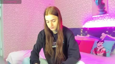 Stacey GMT5 Mo Tu We Th Fr Sa 3am -10am online show from 12/17/24, 01:50