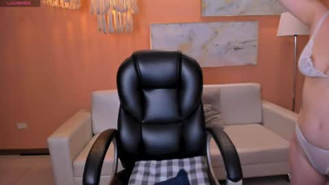 Stacy Woods online show from 12/19/24, 04:57