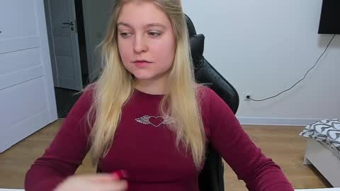 Snapshot of stacy_miraclee chatting on 12/10/24, 04:38 Stacy online show from 12/10/24, 04:38