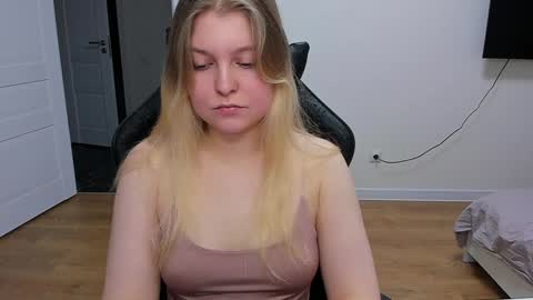 Snapshot of stacy_miraclee chatting on 01/16/25, 09:27 Stacy online show from 01/16/25, 09:27