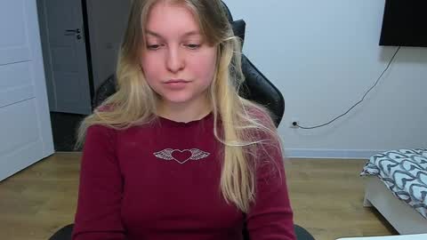 Snapshot of stacy_miraclee chatting on 01/26/25, 04:09 Stacy online show from 01/26/25, 04:09