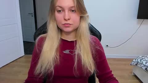 Snapshot of stacy_miraclee chatting on 03/07/25, 10:02 Stacy online show from 03/07/25, 10:02