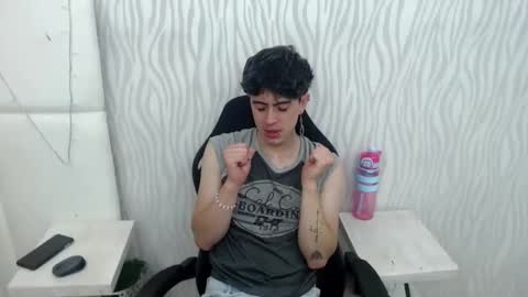 Snapshot of star_boyx chatting on 02/28/25, 07:35 star_boyx online show from 02/28/25, 07:35