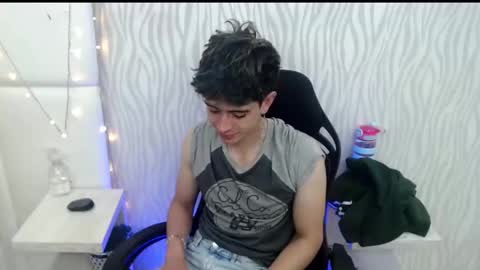 Snapshot of star_boyx chatting on 03/01/25, 12:17 star_boyx online show from 03/01/25, 12:17