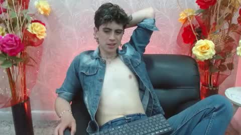 Snapshot of star_boyx chatting on 03/06/25, 12:00 star_boyx online show from 03/06/25, 12:00