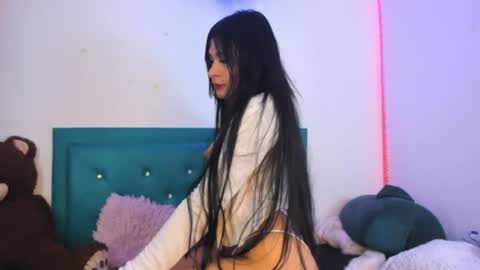 Snapshot of star_darling chatting on 02/01/25, 07:44 S T A R online show from 02/01/25, 07:44