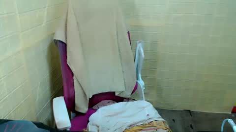 Snapshot of starfuckyut chatting on 10/13/25, 05:07 juicyFoxCocky online show from 10/13/25, 05:07