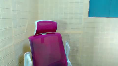 Snapshot of starfuckyut chatting on 11/08/25, 03:07 juicyFoxCocky online show from 11/08/25, 03:07