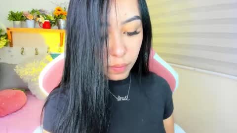 Snapshot of starlie_ chatting on 10/07/25, 01:03 Alisson online show from 10/07/25, 01:03