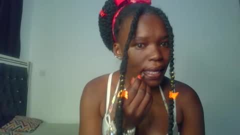 starlight_c online show from 10/15/25, 05:57