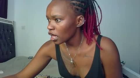 starlight_c online show from 11/27/25, 09:44