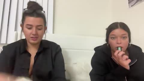 starqueenieee online show from 11/07/25, 01:05