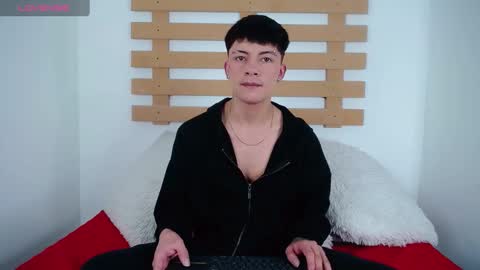 Snapshot of steev_novoa chatting on 01/31/25, 05:51 Steev online show from 01/31/25, 05:51