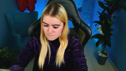 stef_nicks online show from 10/09/25, 10:35