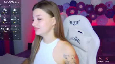 Snapshot of stefaevans chatting on 10/10/25, 03:38 Stefa online show from 10/10/25, 03:38