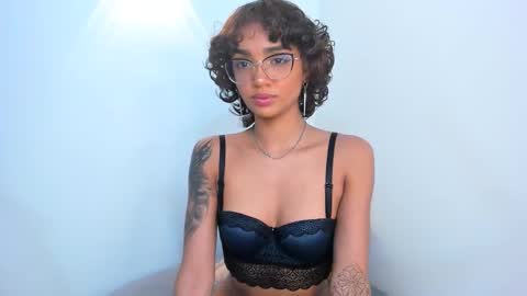 Snapshot of stefania_paz chatting on 09/25/25, 09:18 Stefania online show from 09/25/25, 09:18