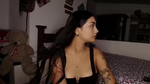 Im MiaIts my first day here  online show from 09/16/25, 11:06