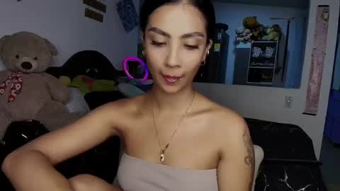 Im MiaIts my first day here  online show from 09/25/25, 11:41