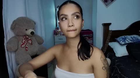 Im MiaIts my first day here  online show from 10/02/25, 02:29