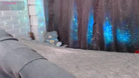 stefany_pablo1 online show from 10/23/25, 12:26