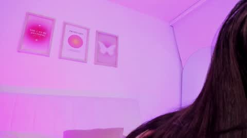 Snapshot of steff_london chatting on 01/17/25, 01:25 Steff online show from 01/17/25, 01:25