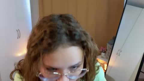 Snapshot of steffaniebrais chatting on 10/12/25, 02:10 Steffani online show from 10/12/25, 02:10
