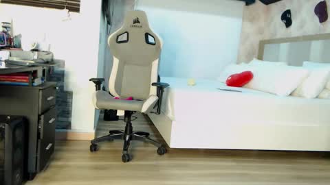 Snapshot of stefi_alizon chatting on 09/14/25, 12:32 Zuly online show from 09/14/25, 12:32