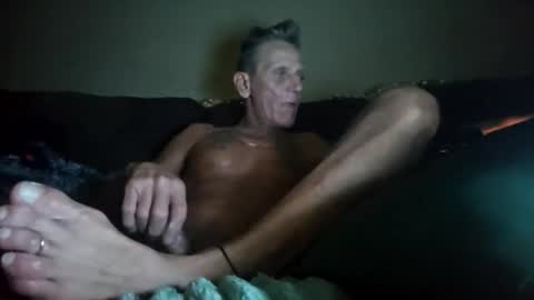 Snapshot of stefy1037 chatting on 11/14/25, 04:00 stefy1037 online show from 11/14/25, 04:00