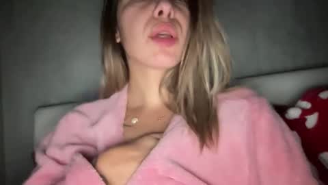 stefy_glow online show from 11/16/25, 10:48