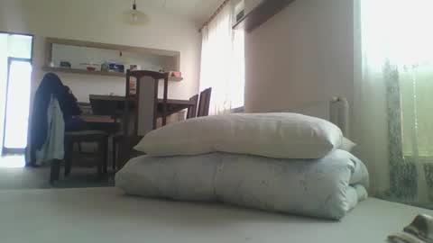 steki038434 online show from 10/05/25, 08:12