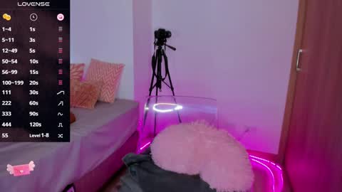 Snapshot of stella__white chatting on 12/06/24, 12:34 Yuli online show from 12/06/24, 12:34