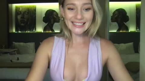 Stella online show from 09/29/25, 12:54