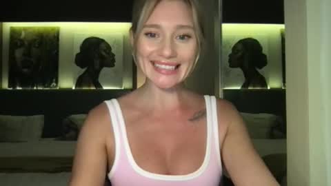 Stella online show from 10/01/25, 12:55