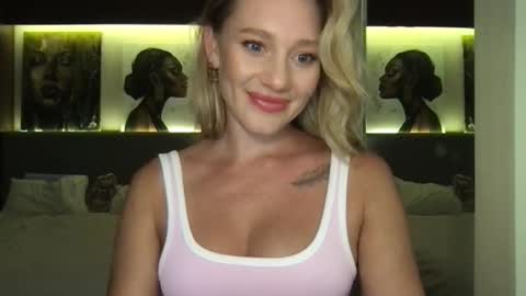 Stella online show from 10/15/25, 02:50