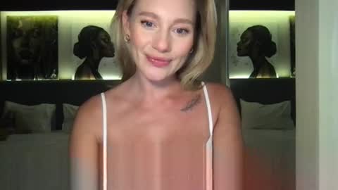 Stella online show from 10/19/25, 01:23