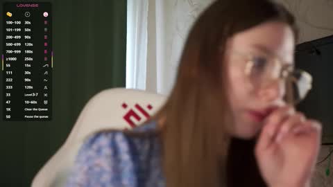 Snapshot of stella_of_steel chatting on 09/17/25, 08:49 Stella online show from 09/17/25, 08:49