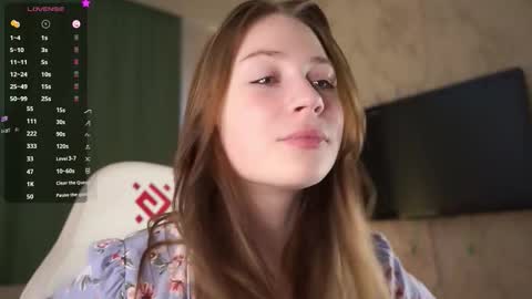 Snapshot of stella_of_steel chatting on 10/18/25, 09:43 Stella online show from 10/18/25, 09:43