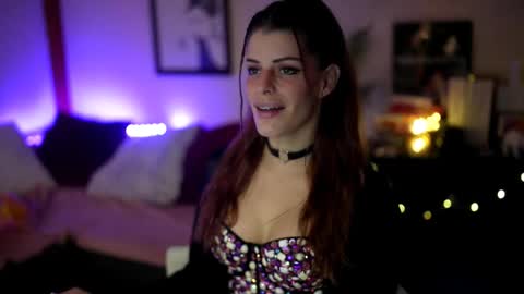 Snapshot of stella_shock chatting on 11/17/25, 05:41 Stella online show from 11/17/25, 05:41