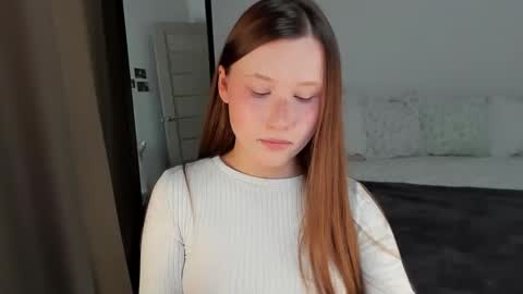 Snapshot of stella_sunny chatting on 12/21/24, 05:40 stella_sunny online show from 12/21/24, 05:40