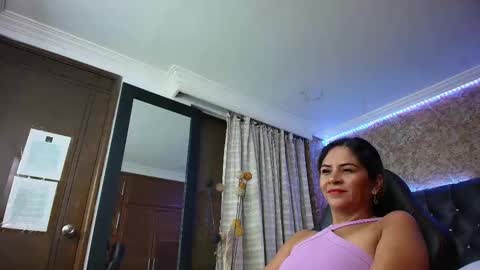 Estella online show from 10/09/25, 09:57