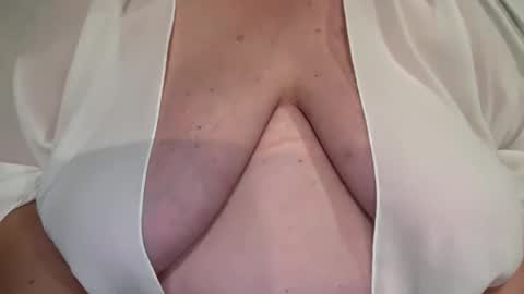 stellaaltamarea online show from 10/16/25, 12:33