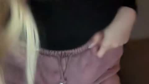 Snapshot of stellacummings chatting on 11/13/25, 12:09 Stella Bella online show from 11/13/25, 12:09