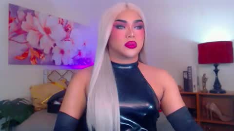 CALL ME STELLA online show from 11/06/25, 09:54