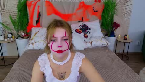 Snapshot of stellahaart chatting on 10/31/25, 05:52 Stella 3 online show from 10/31/25, 05:52