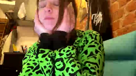 Snapshot of steph_sweet chatting on 01/06/25, 10:58 Emma online show from 01/06/25, 10:58