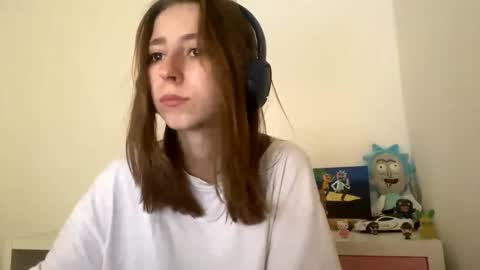 Snapshot of stephanerhule chatting on 10/18/25, 09:21 Emilia online show from 10/18/25, 09:21
