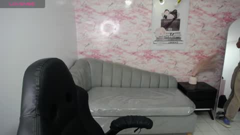 Stephania online show from 10/26/25, 12:44