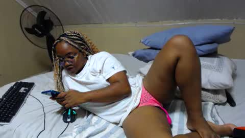 Snapshot of stephaniafa chatting on 03/11/25, 08:53 perfectly imperfect girl online show from 03/11/25, 08:53